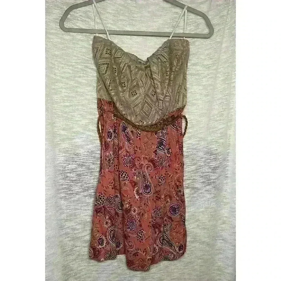 NWOT Strapless Belted Dress Size Small Beautiful Design - Picture 1 of 11